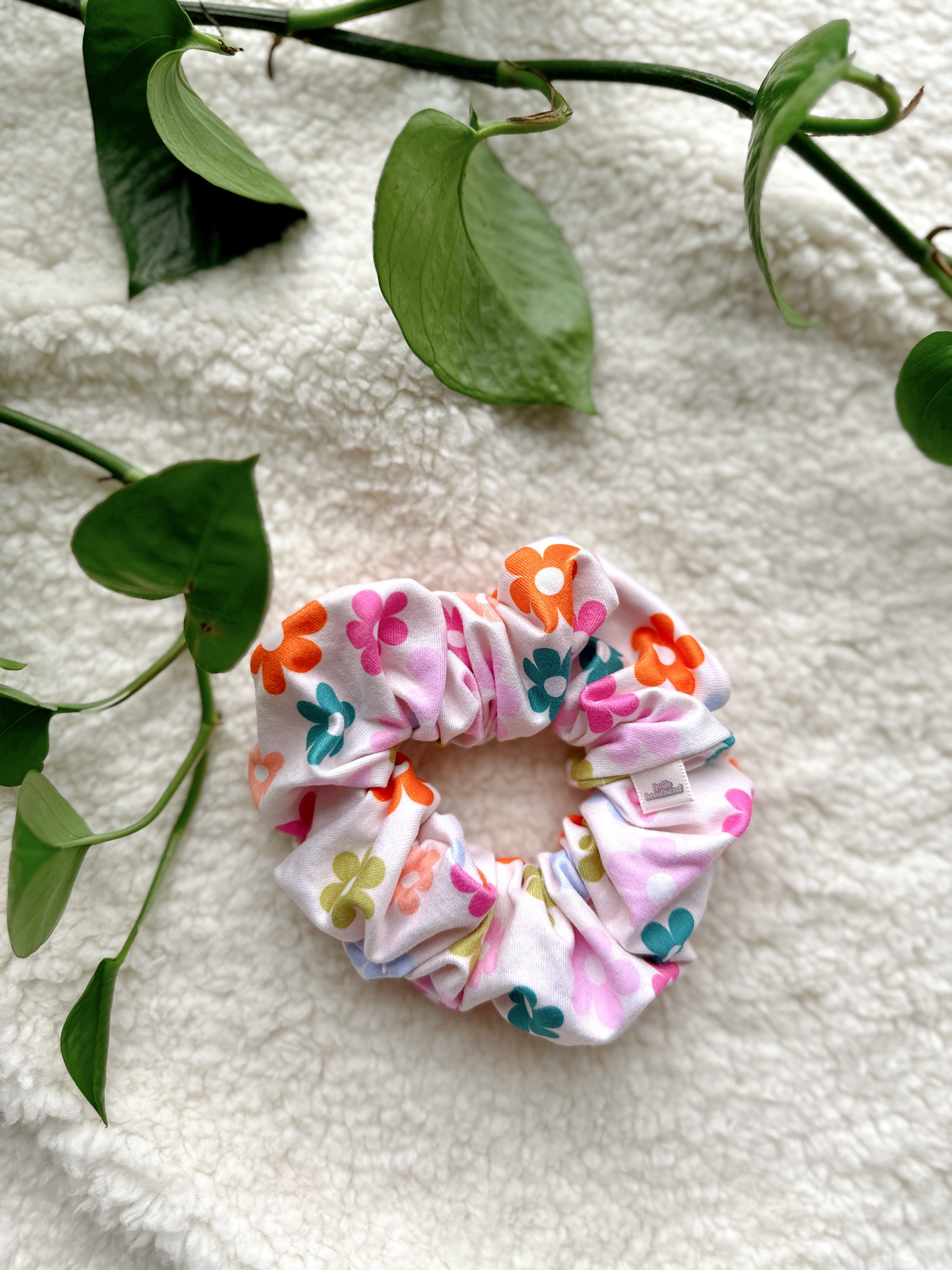 Oversized Scrunchie - Groovy Multicolor Daisies – Hello Headband